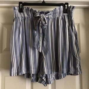 🔥SALE🔥 NEW HOLLISTER PAPER-BAG STRIPED SHORTS SIZE XL